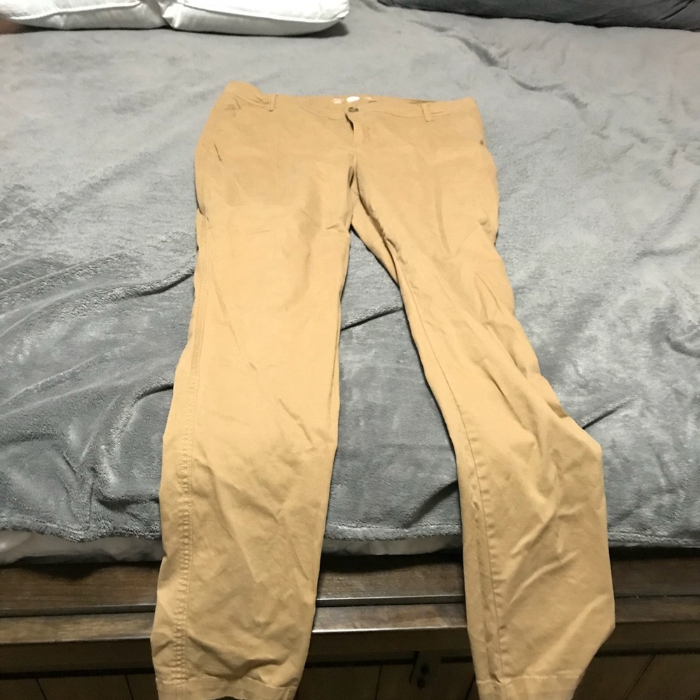 Old navy Khaki pants